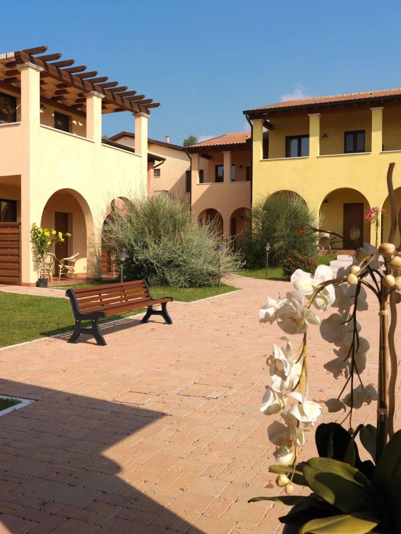 Le Corti Del Sole Residence Venturina Terme Extérieur photo